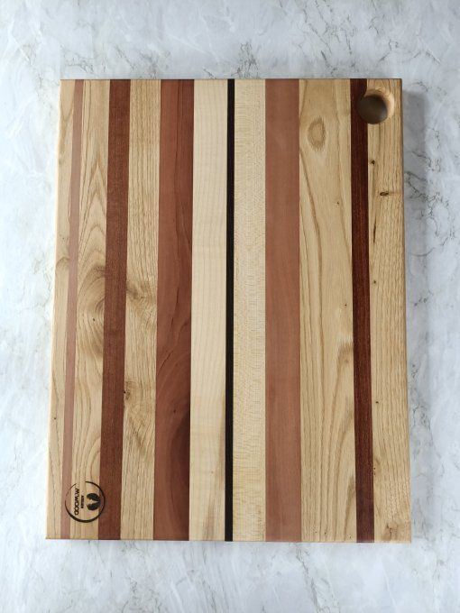 grande planche à découper en bois massif avec mélange d'essences