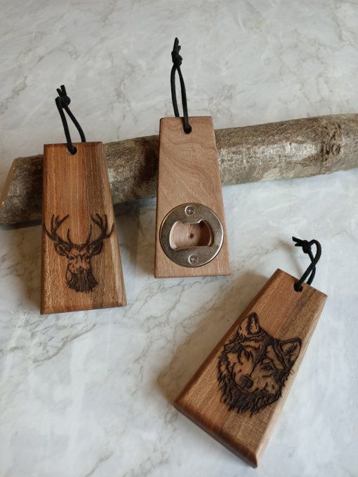 Décapsuleurs gravés