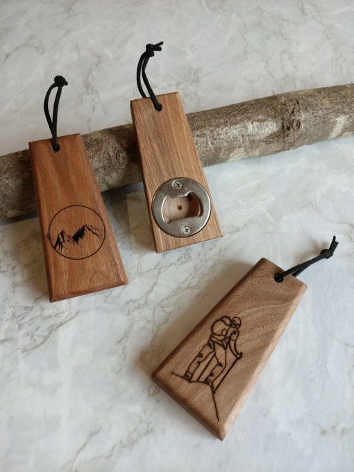 Décapsuleurs gravés