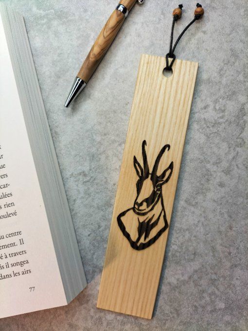 Marque page bois chamois