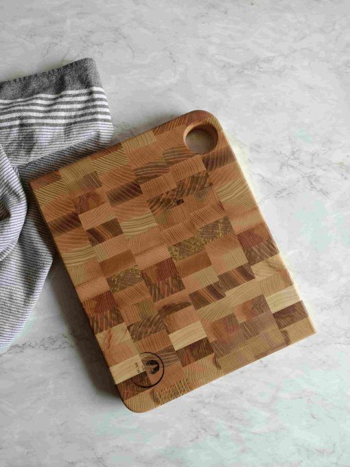 planche à découper en bois assemblage billot vue de dessus