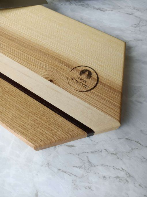 planche à découper en bois massif vue de pres
