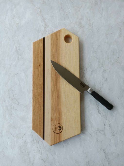 planche à découper en bois massif avec essences mélangées, frene, erable et chêne