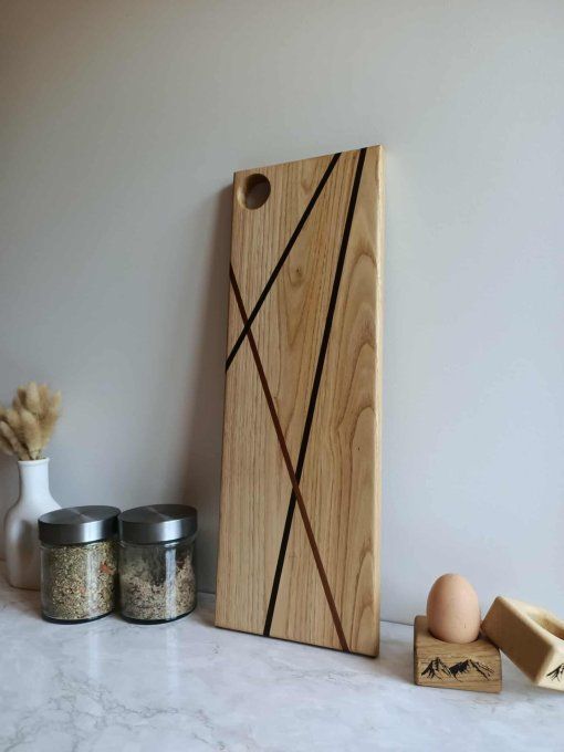 planche à découper en bois massif avec inclusion d'essences plus fonées