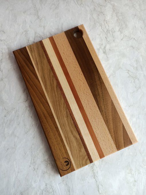 grande planche à découper en bois pour mettre sur plan de travail